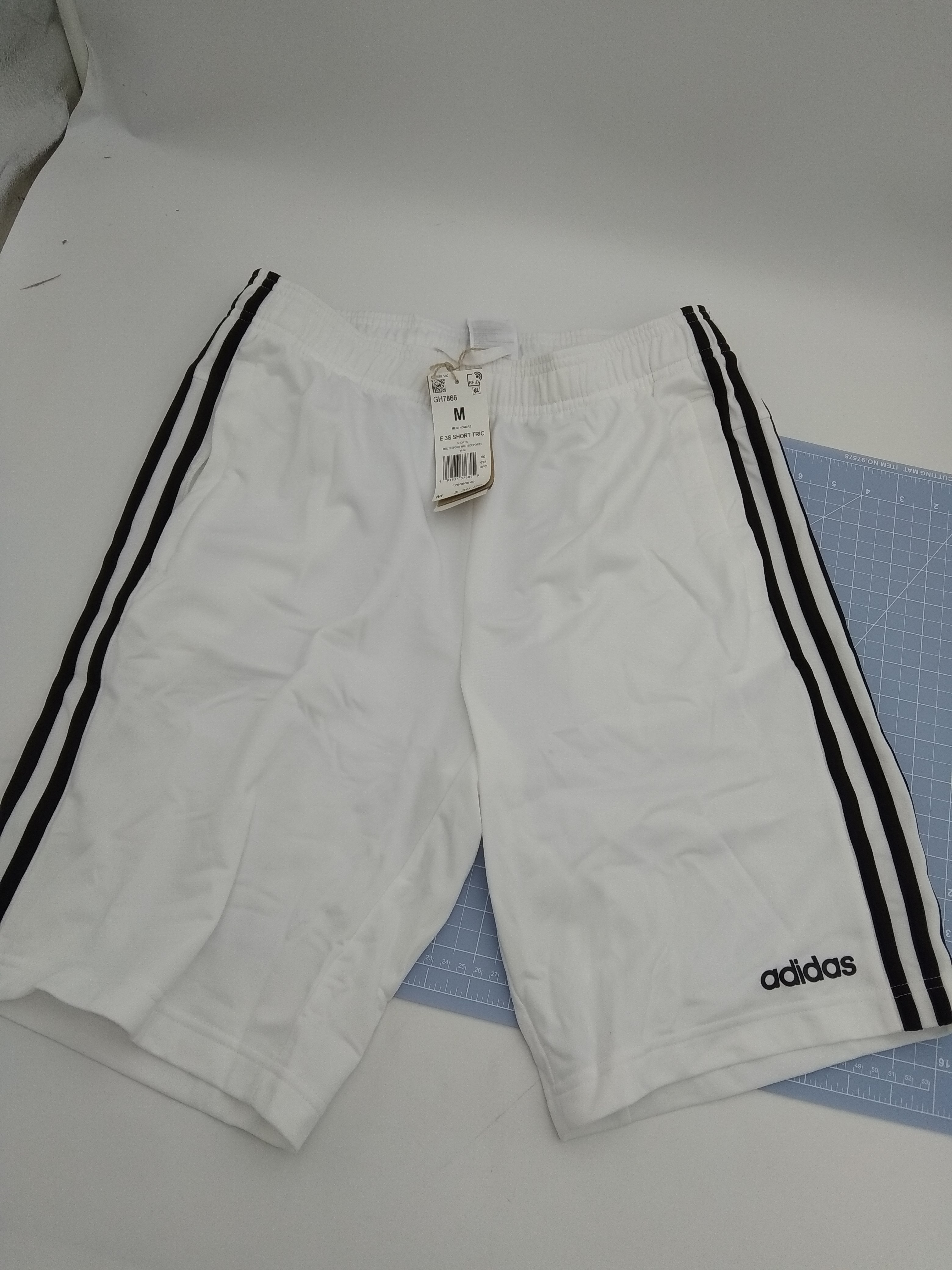 Шорты спортивные Adidas / мужские / размер Medium